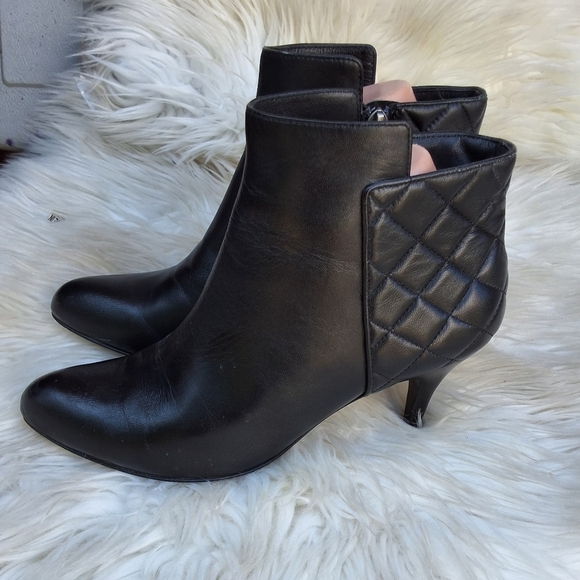 Brooks Brothers Shoes - Brooks‎ Brothers black leather quilted ankle boots 7.5